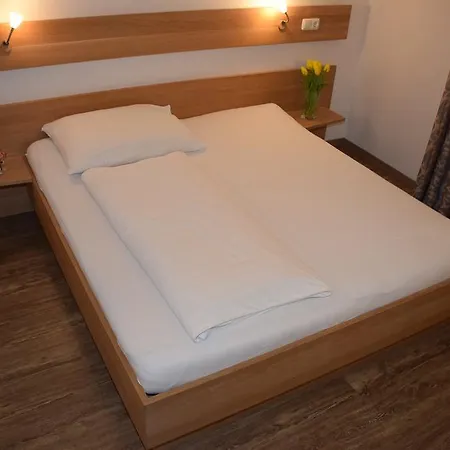 Hotell Appartement-hotel Gh Zum Goldenen Schiff Enns