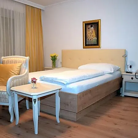 Appartement-hotel Gh Zum Goldenen Schiff Hotell Enns