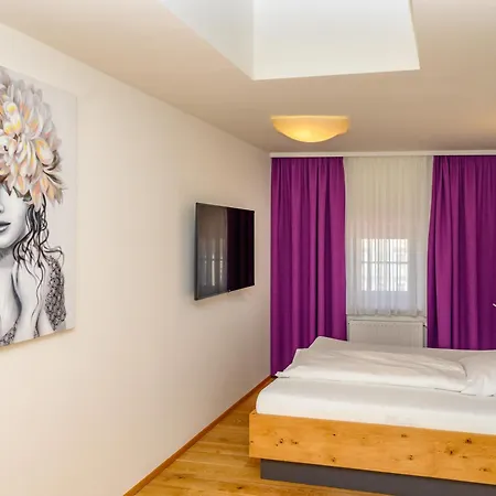 Appartement-hotel Gh Zum Goldenen Schiff 3* إنس