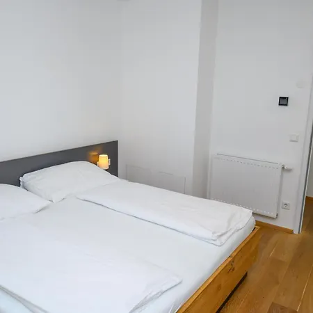 Appartement-hotel Gh Zum Goldenen Schiff فندق