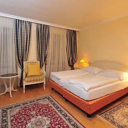 فندق Appartement-hotel Gh Zum Goldenen Schiff 3*