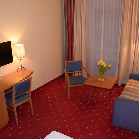 Appartement-hotel Gh Zum Goldenen Schiff 3* إنس