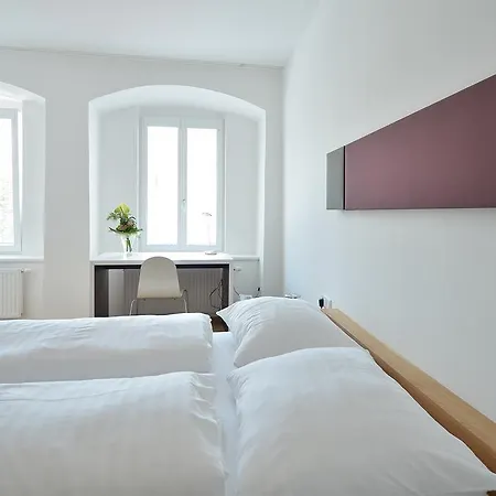 Appartement-hotel Gh Zum Goldenen Schiff 3* إنس